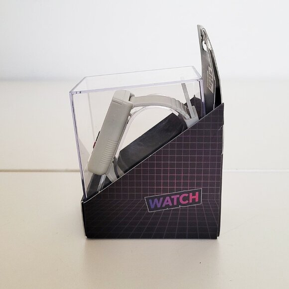 Nintendo Game Boy Watch - NEW - Picture 3 of 6